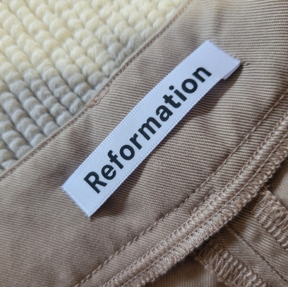 Reformation Mason Pant in Khaki - Picture 4 of 7